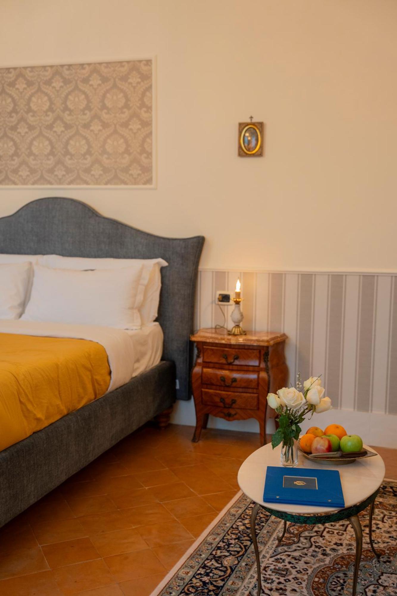 Casa Santangelo Suites Salerno Luaran gambar